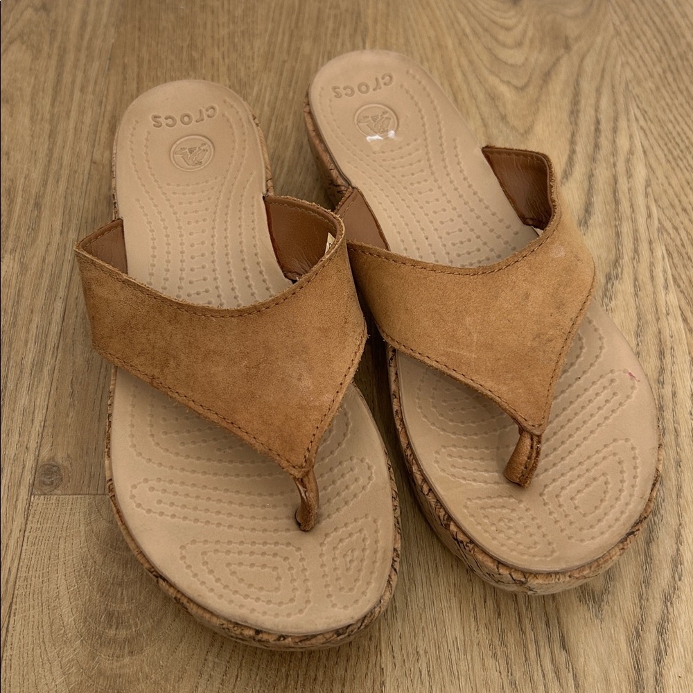 Women’s‎ Crocs A-Leigh Thong Flip Flops Tan Nubuck Cork Soles Size 6